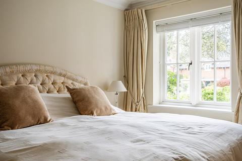 2, The Courtyard Bedwell Park, Essendon, Hatfield, AL9 6GH