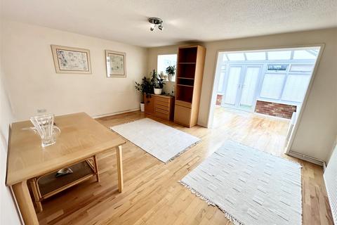5 Quantock Close, Hereford, HR4 0TD