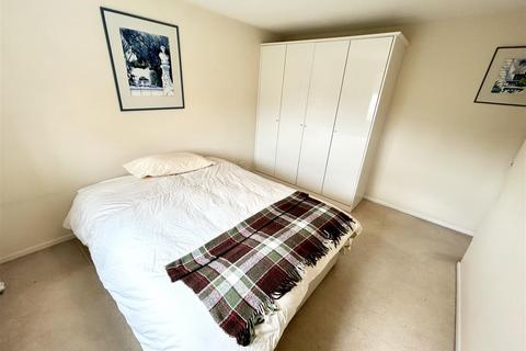 5 Quantock Close, Hereford, HR4 0TD