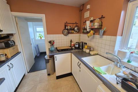 2 bedroom end of terrace house for sale, Colville Road, London N9
