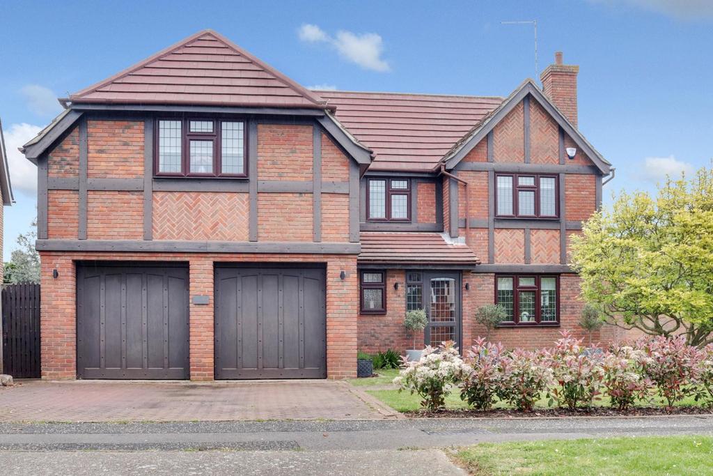 Shoeburyness SS3 5 bed detached house for sale £775,000
