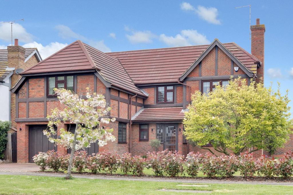Shoeburyness SS3 5 bed detached house for sale £775,000