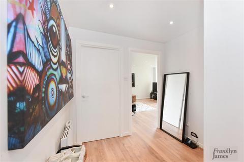 1 bedroom apartment for sale, Berglen Court, Branch Road, Limehouse, E14