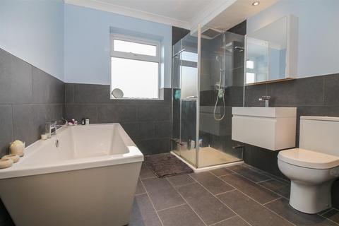 4 bedroom semi-detached house for sale, Park Avenue, Gosforth, Newcastle Upon Tyne