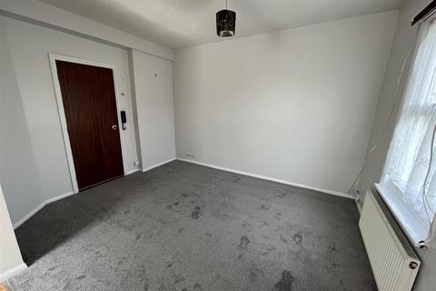 3 bedroom flat for sale, 80 Burr Street, Dunstable