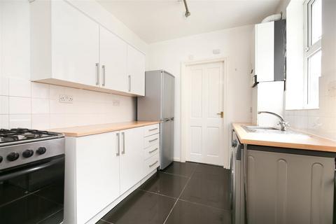 2 bedroom flat to rent, Biddlestone Road, Newcastle Upon Tyne NE6