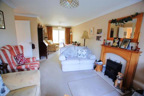 43 Cutmore Drive, Colney Heath, St Albans, AL4 0PH