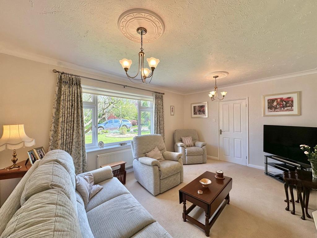 Brockington Road, Bodenham, Hereford... 3 bed detached bungalow for