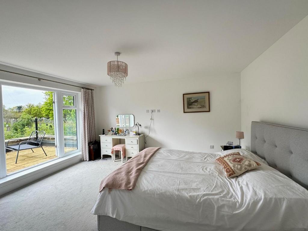 Sitting Room/ Bedroom
