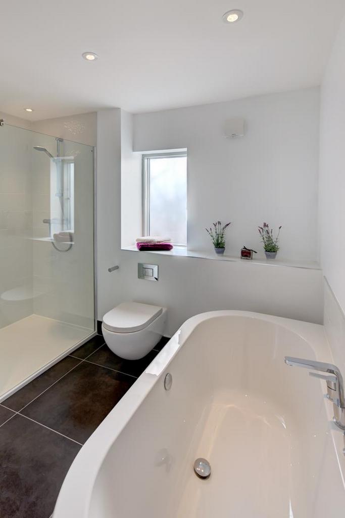 En-Suite Bath and Shower Room