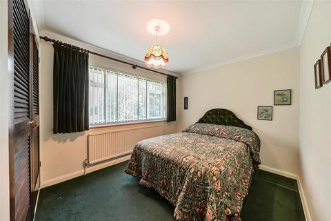 4 bedroom detached bungalow for sale, Chambers Road, Aldershot GU12