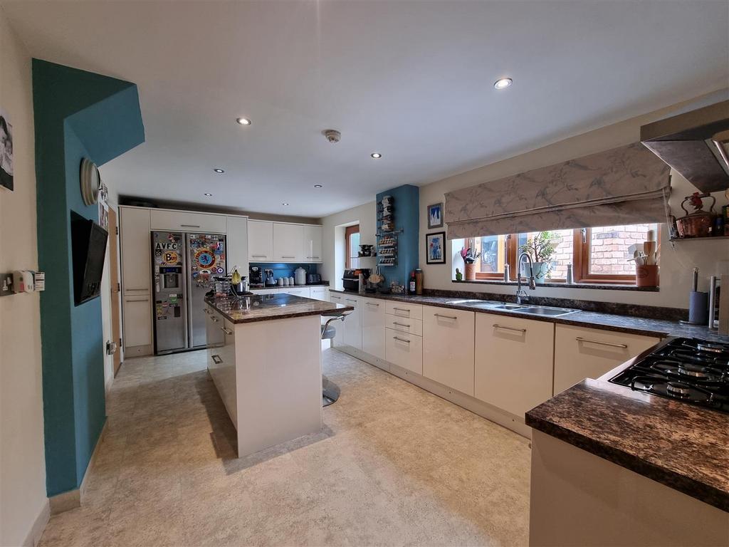 EXTENDED &amp; REFITTED KITCHEN DINER