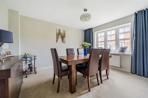 2 Bobbin Close, Headcorn, Ashford, TN27 9AW