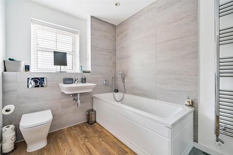 2 Bobbin Close, Headcorn, Ashford, TN27 9AW