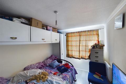 4 bedroom flat for sale, Portland Road, London