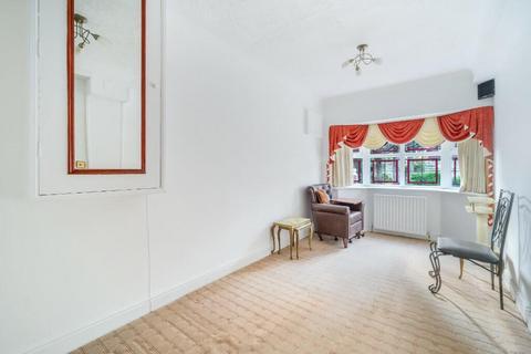4 bedroom detached house for sale, St. Lawrence Drive, Pinner HA5