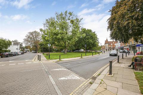 6 Church Hill, London, N21 1JB