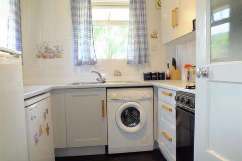 1 bedroom flat to rent, Sandringham Approach, Leeds, West Yorkshire, LS17 8DH