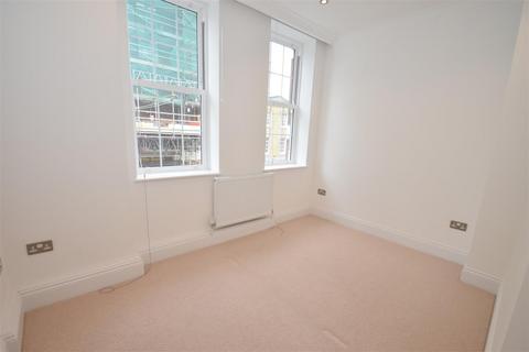 1 bedroom flat to rent, Star Street London