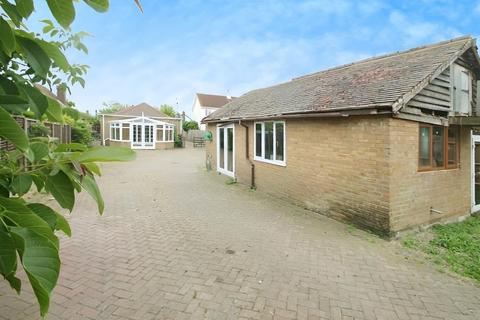 3 bedroom detached bungalow for sale, Grovehurst Road, Kemsley