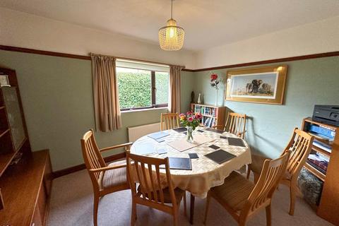 8 Bradley Drive, Silsden, Keighley, BD20 9LU