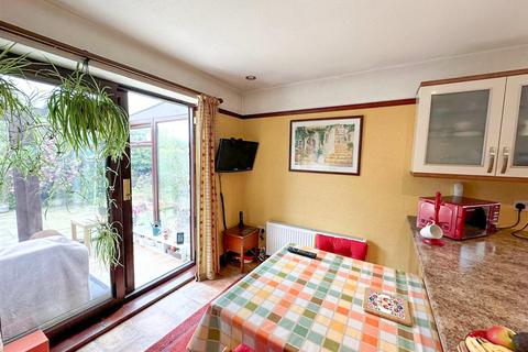 8 Bradley Drive, Silsden, Keighley, BD20 9LU