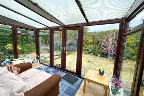 8 Bradley Drive, Silsden, Keighley, BD20 9LU
