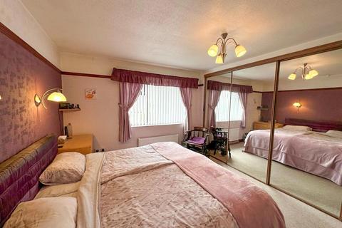 8 Bradley Drive, Silsden, Keighley, BD20 9LU
