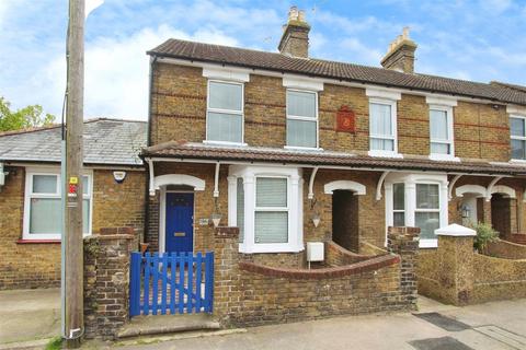 3 bedroom end of terrace house for sale, Albany Road, Sittingbourne