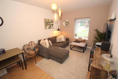 2 bedroom apartment for sale, Baton Court, The Philog, Whitchurch, Cardiff