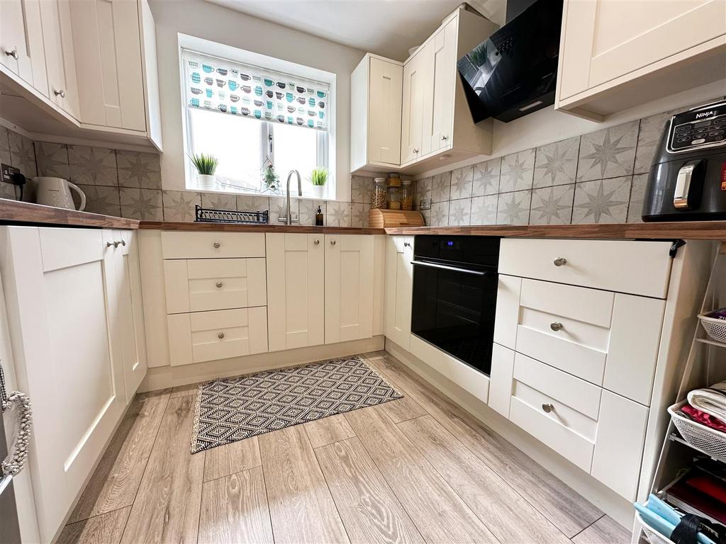 Kitchen dining room