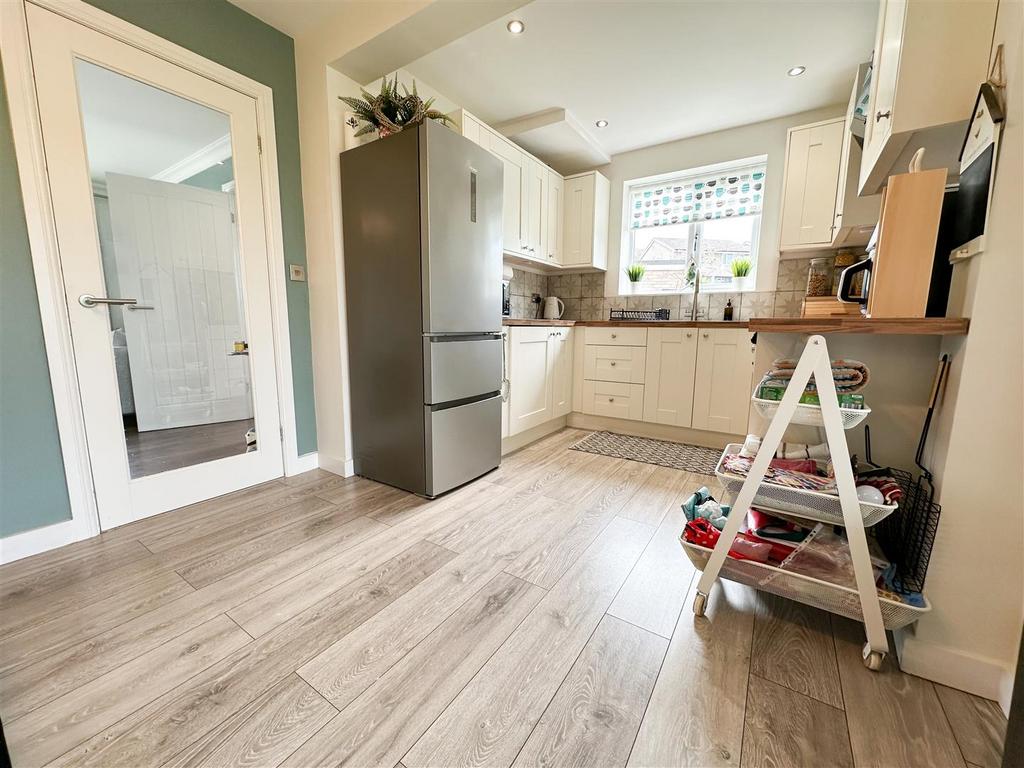 Kitchen dining room