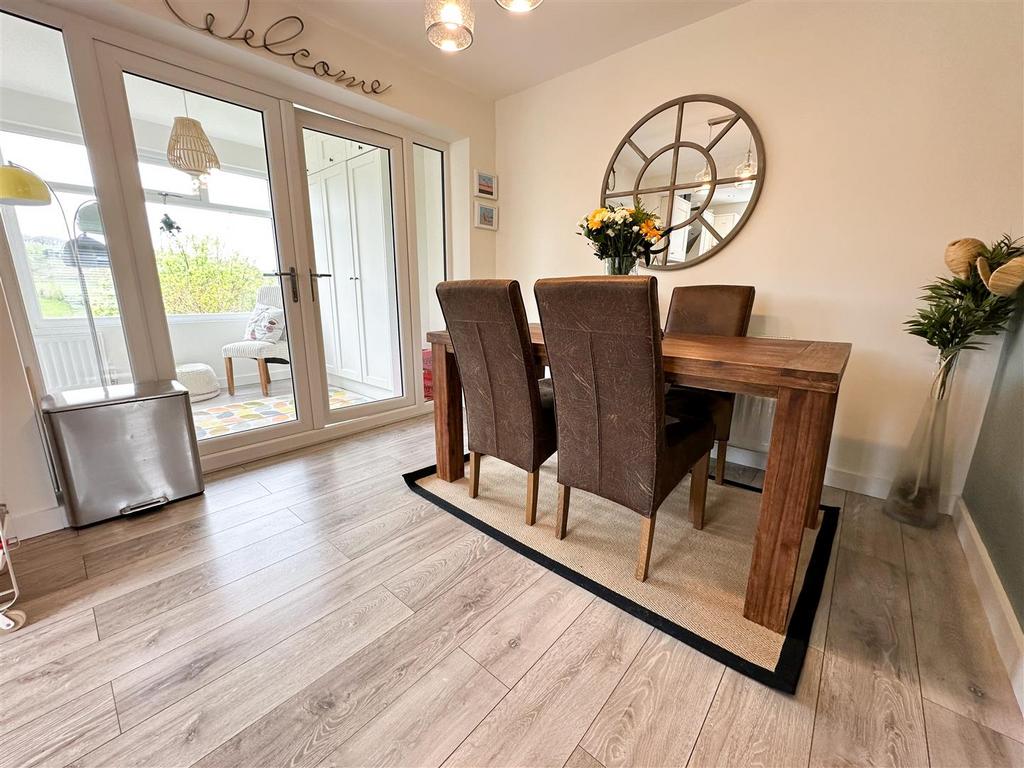 Kitchen dining room