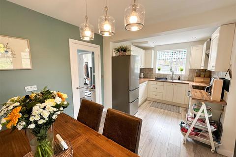 19 Highcliffe Drive, Oughtibridge, Sheffield, S35 0JD