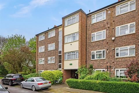 3 bedroom flat for sale, Railway Side, Barnes, London, SW13