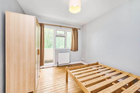 3 bedroom flat for sale, Railway Side, Barnes, London, SW13