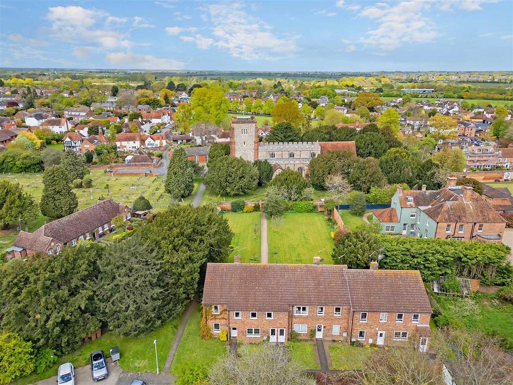 The Priory, Writtle, Chelmsford 2 bed maisonette for sale - £325,000