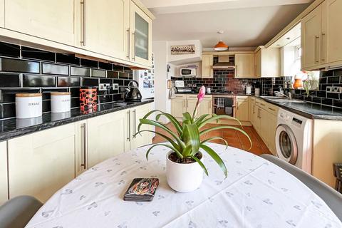 3 bedroom end of terrace house for sale, Downs Way, East Preston, West Sussex