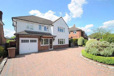 5 bedroom house to rent, Summersbury Drive, Guildford GU4