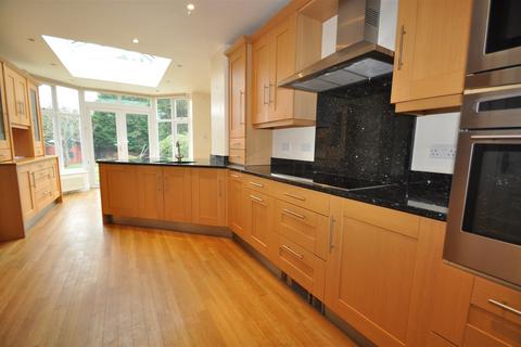 undefined, Summersbury Drive, Guildford GU4