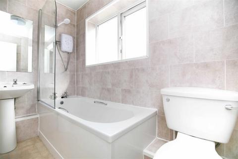 3 bedroom property for sale, South View West, Newcastle Upon Tyne NE6