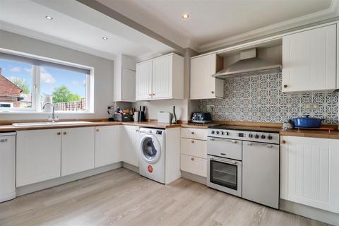 3 bedroom house for sale, Southdown Road, Hersham