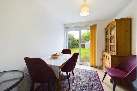 4 bedroom terraced house for sale, Beatrice Close, Pinner HA5