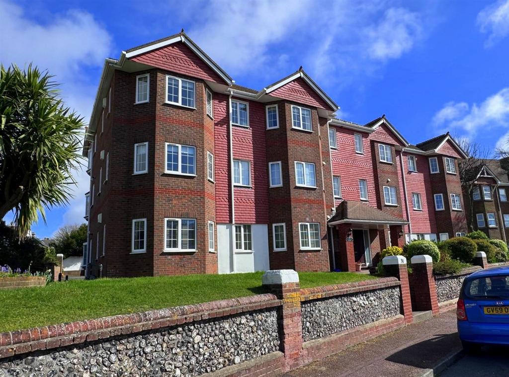 Selwyn Road, Upperton, Eastbourne 2 bed flat for sale £219,950