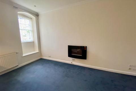 2 bedroom terraced house to rent, Westheath Avenue, Bodmin, PL31