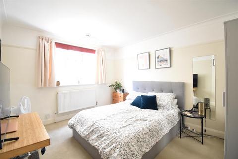 1 bedroom flat to rent, Wentworth Court, Surbiton