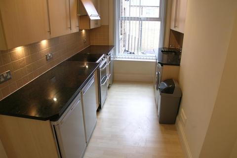 1 bedroom flat to rent, Claremont Road, Surbiton