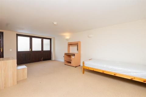 3 Bear Yard Mews, Bristol, BS8 4SD