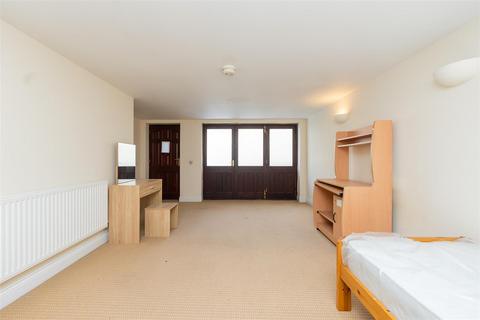 3 Bear Yard Mews, Bristol, BS8 4SD