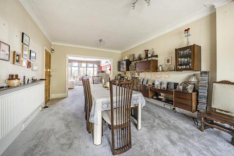 4 bedroom detached house for sale, Lawrence Court, Mill Hill, London, NW7